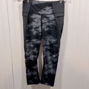 The North Face flash dry gray and black capri leggings